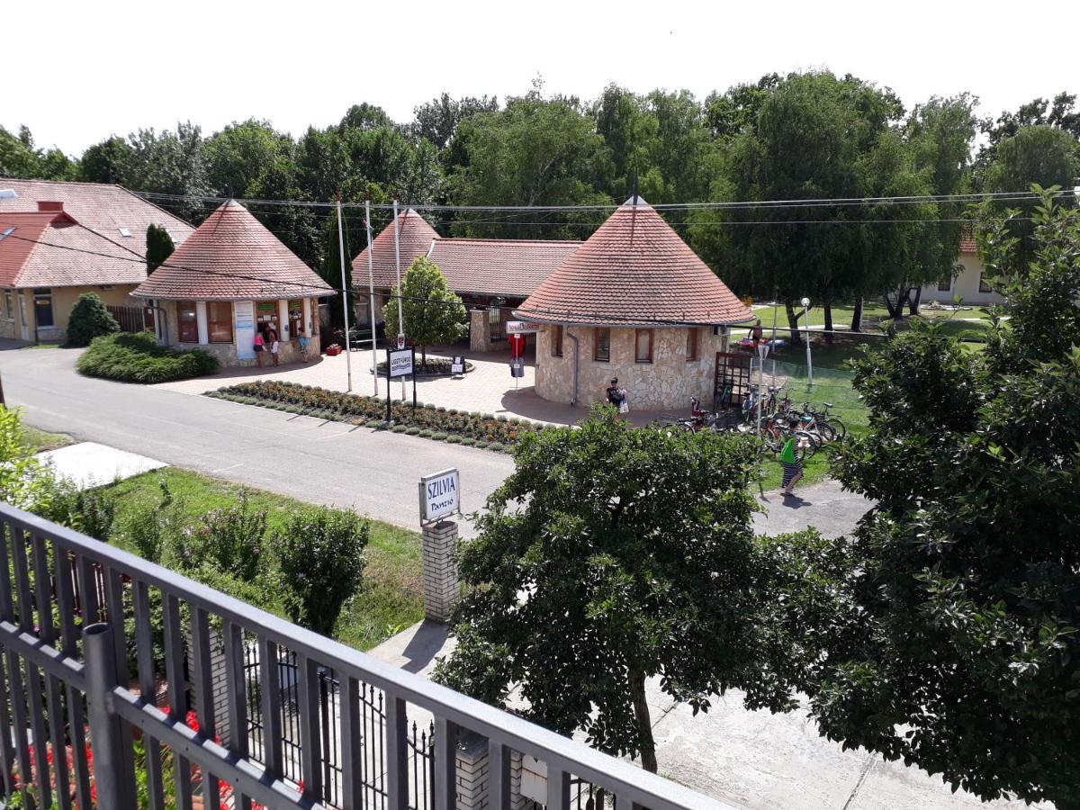 Bed and Breakfast Szilvia Panzio Gyomaendrőd Zewnętrze zdjęcie